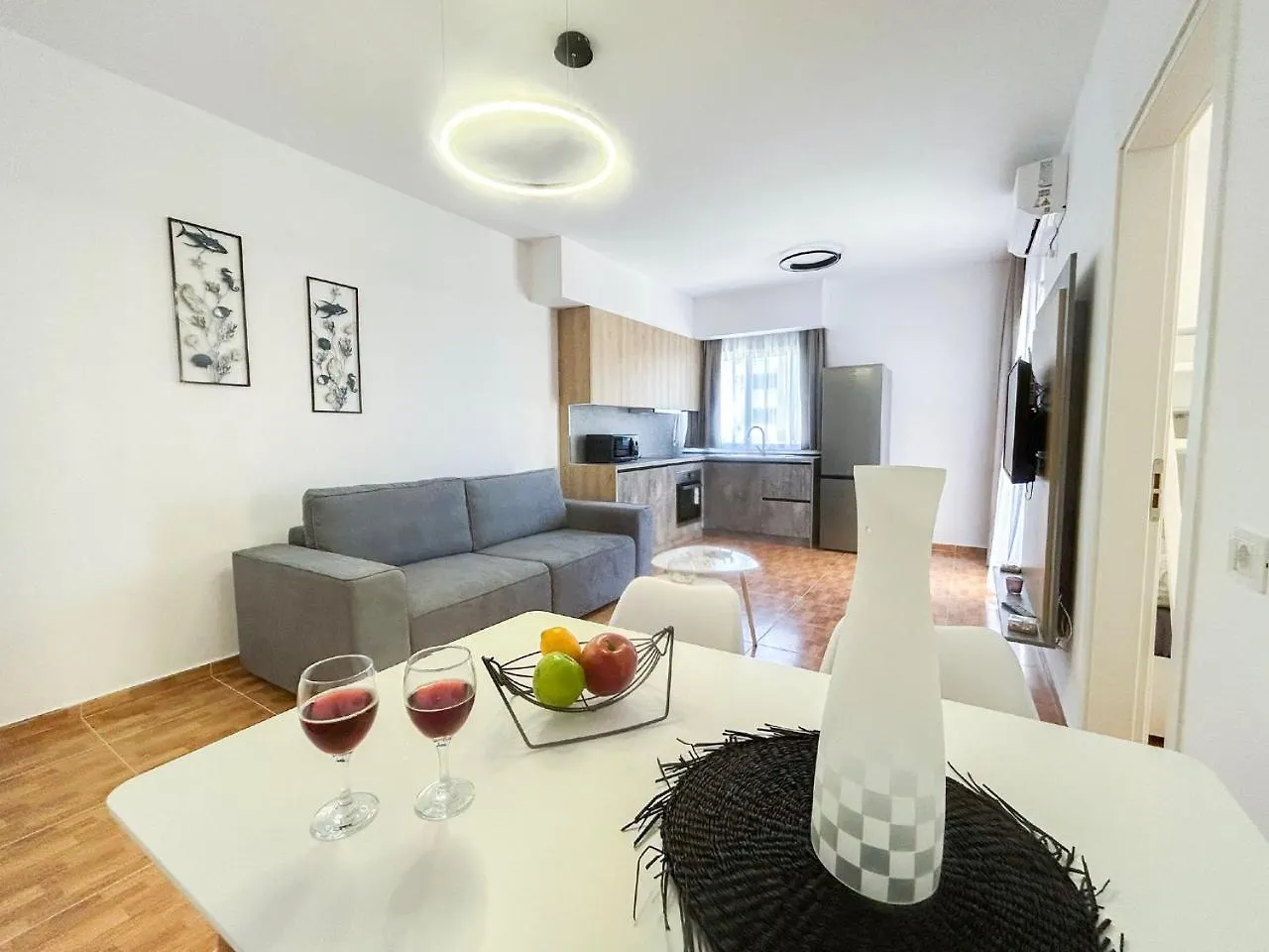 Apartment Sea View Apartman Qerret Golem