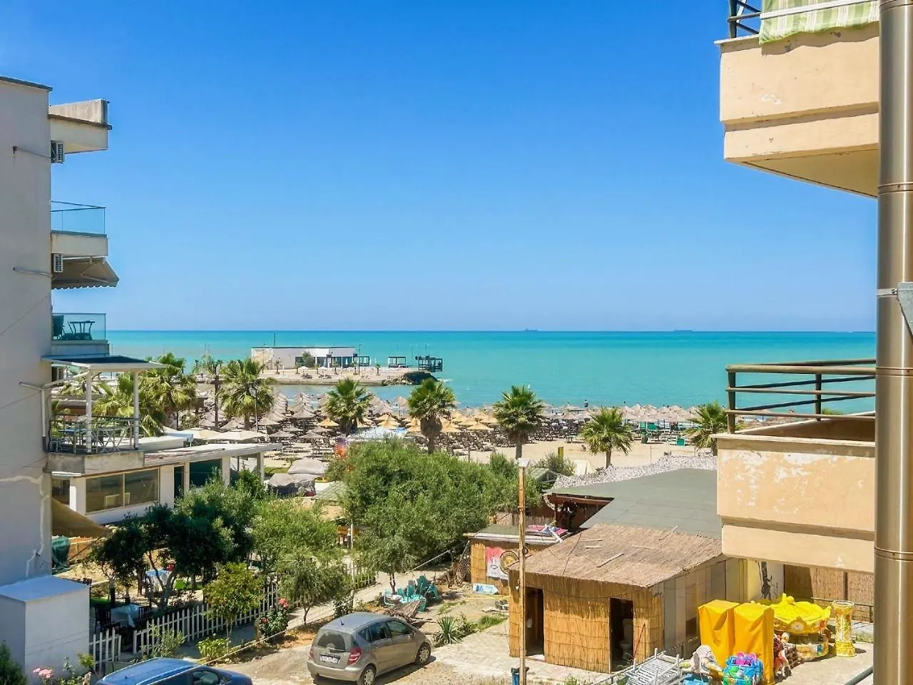 Sea View Apartman Qerret Golem  Apartment
