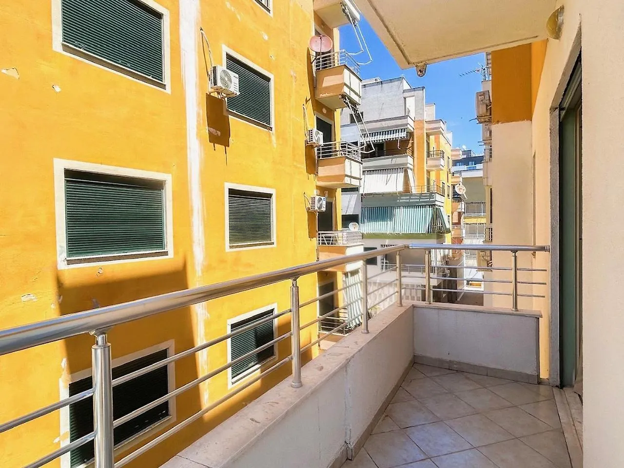 Apartment Sea View Apartman Qerret Golem