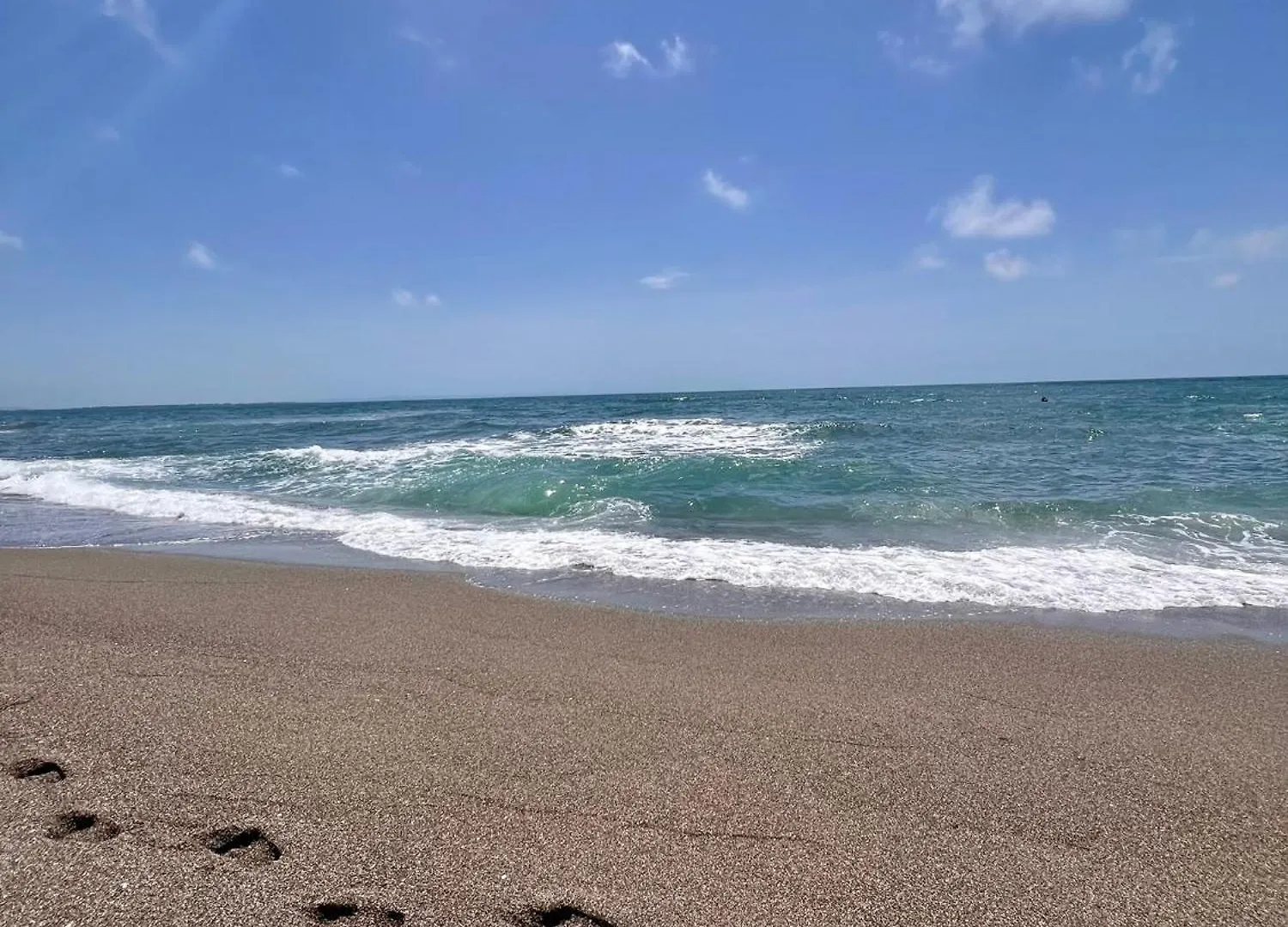Sea View Apartman Qerret Golem  Apartment